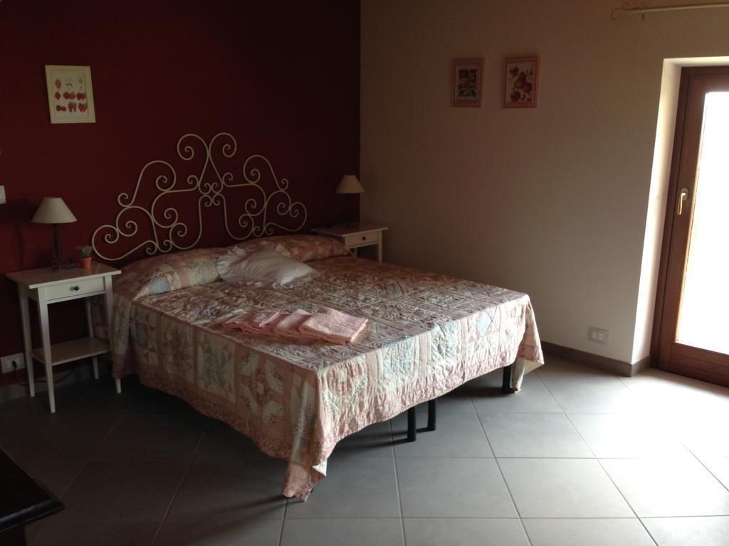 Agriturismo Fruttirossi Trofarello Habitación foto