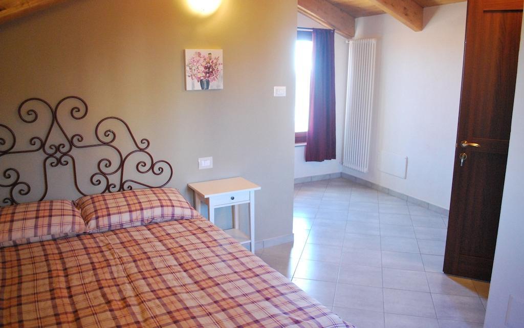 Agriturismo Fruttirossi Trofarello Habitación foto